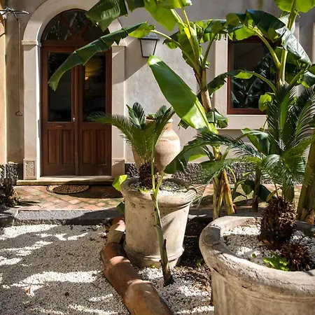 Crociferi Palace - Exclusive Brand 